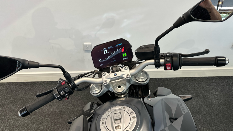 BMW F900 R